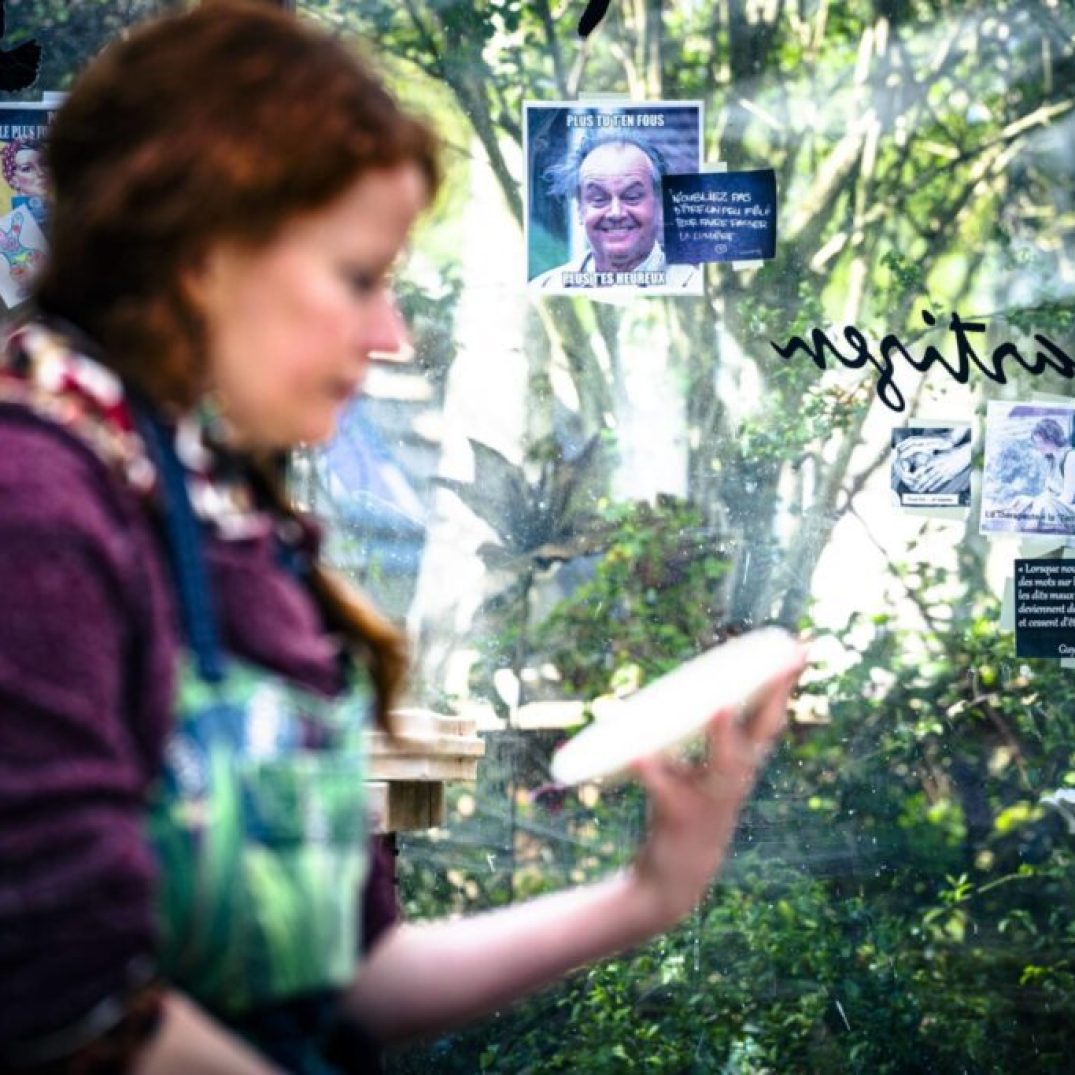 Potière, artisane belge, tournage de porcelaine